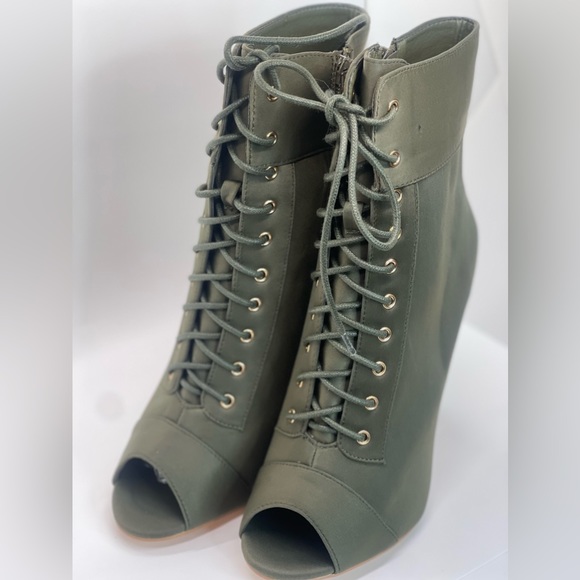 Sweet & Short:  Chic Ankle Boots - Picture 2 of 4